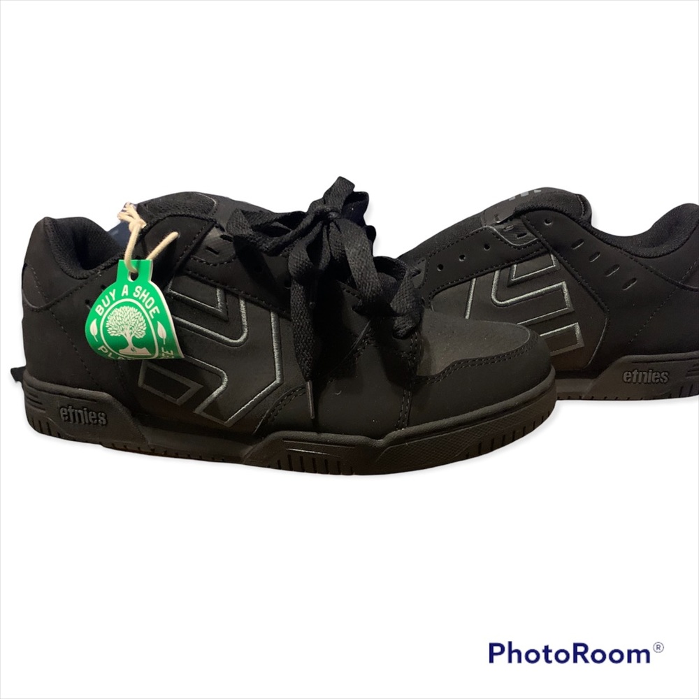 Etnie shoes